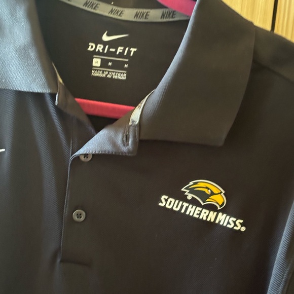 MEN’S NIKE DRI FIT SOUTHERN MISS BLACK SHORT SLEEVE POLO SHIRT- MEDIUM - Picture 2 of 2